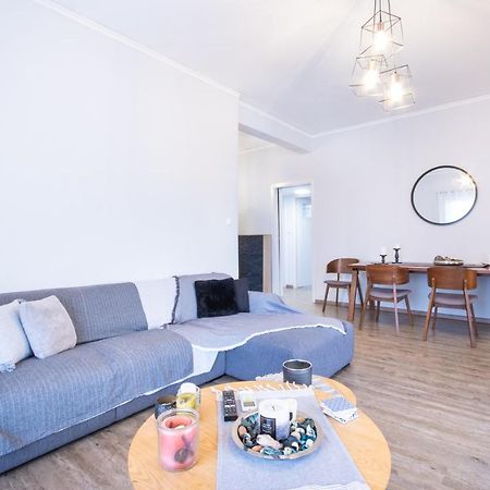 Apartment With Parking Near Medical Center Athén Kültér fotó