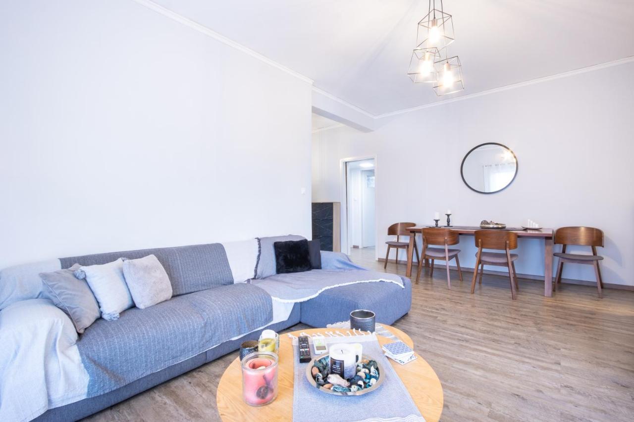 Apartment With Parking Near Medical Center Athén Kültér fotó