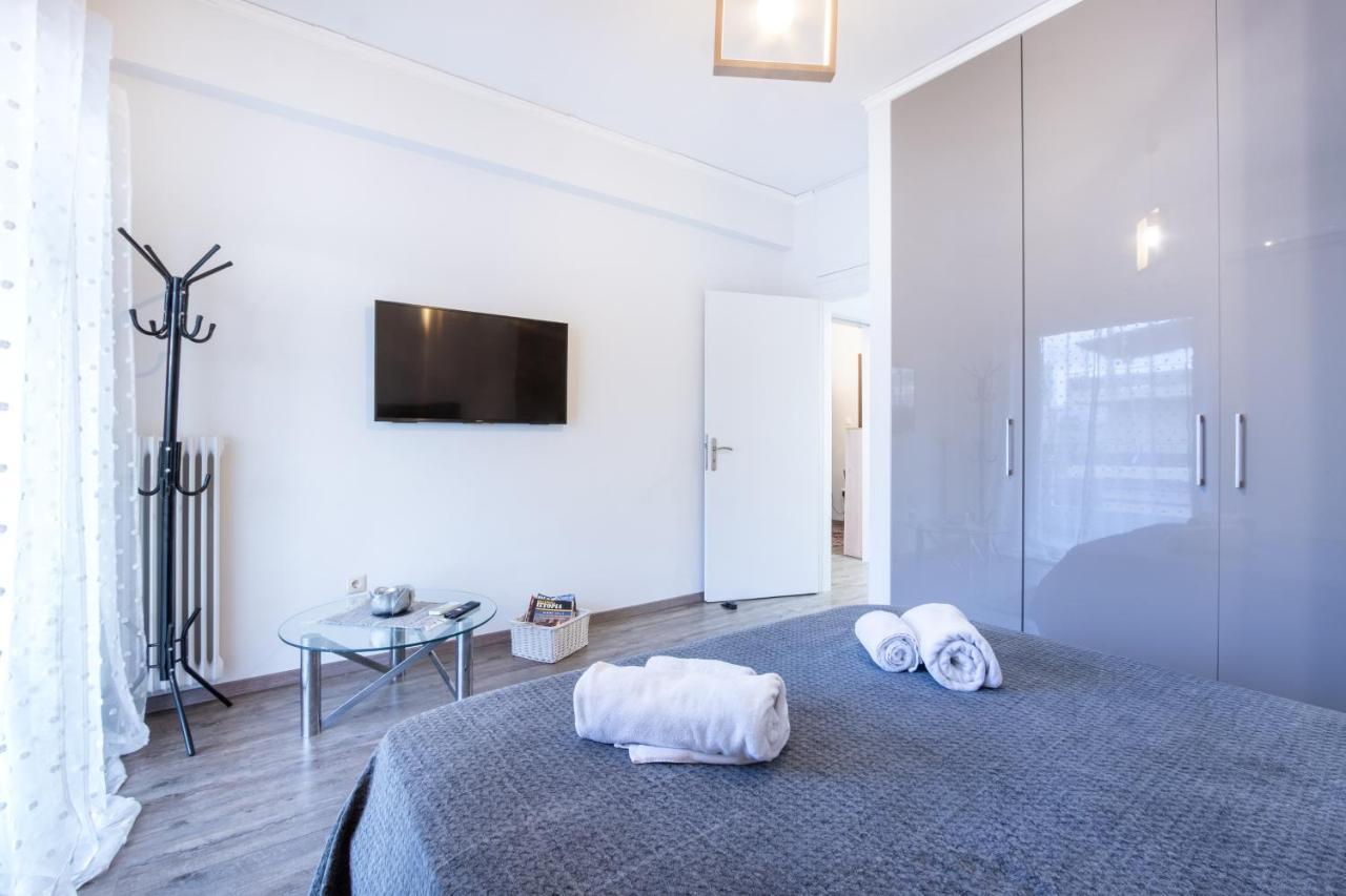 Apartment With Parking Near Medical Center Athén Kültér fotó