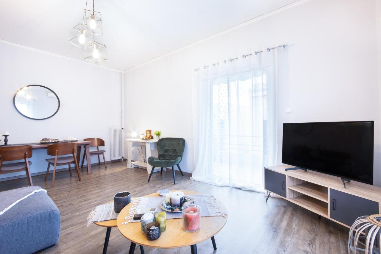 Apartment With Parking Near Medical Center Athén Kültér fotó