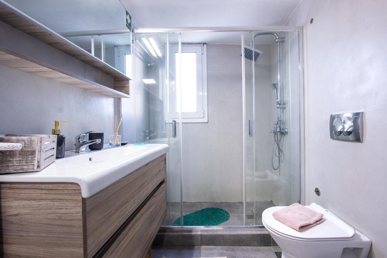 Apartment With Parking Near Medical Center Athén Kültér fotó